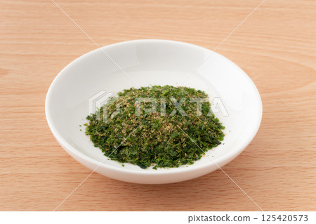 Oden starch in a small dish 125420573