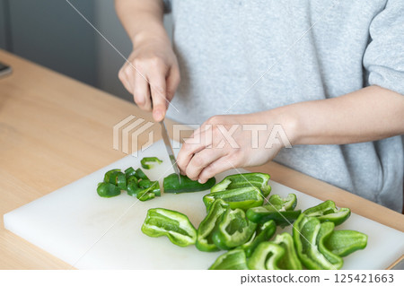 切辣椒的圖片(庫存照片) 切辣椒的圖片(庫存照片) 125421663