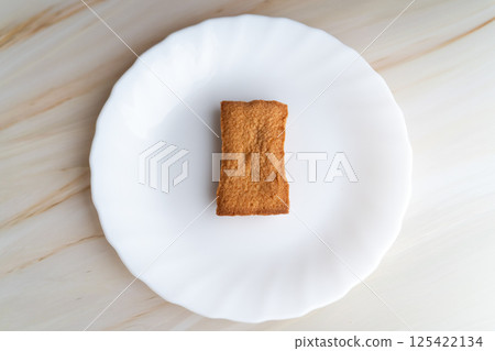 烘焙食品與白色盤子的鳥瞰圖① 125422134