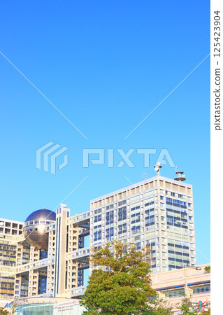 Odaiba, Minato Ward, Tokyo, Fuji Television Headquarters Building and Odaiba scenery 125423904