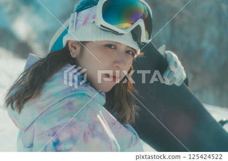 滑雪者 滑雪板 女生 125424522