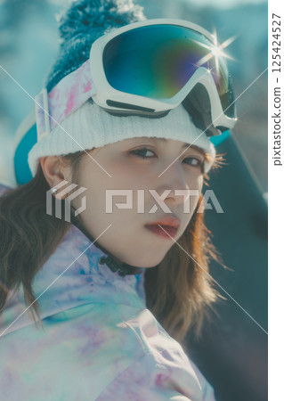 snowboarder, snowboard, snowboarding 125424527