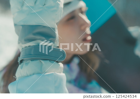 snowboarder, snowboard, snowboarding 125424534