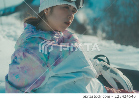 snowboarder, snowboard, snowboarding 125424546