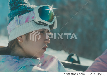 滑雪者 滑雪板 女生 125424549