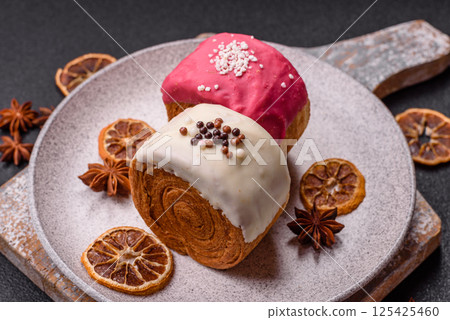 Round sweet New York roll croissant with several flavors cream filling Round sweet New York roll croissant with several flavors cream filling 125425460