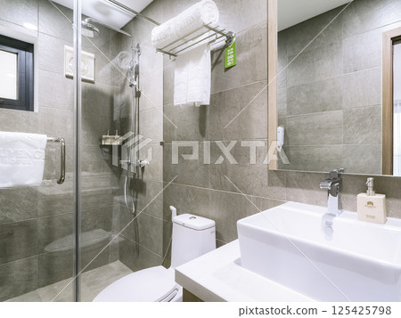 Hotel shower room Hotel shower room 125425798