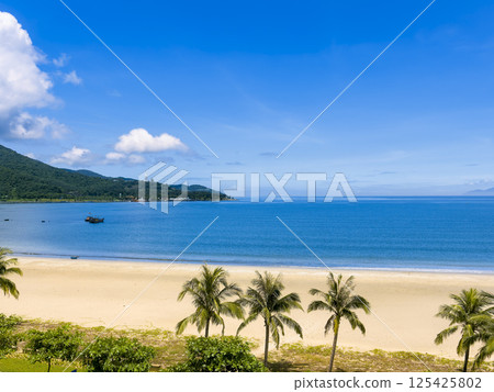 越南峴港：美溪海灘的藍色海水 125425802
