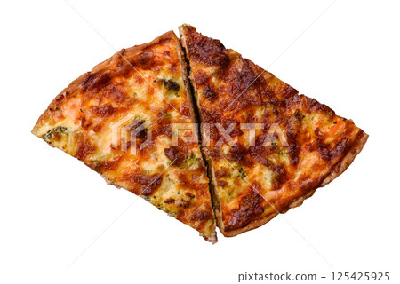Delicious fresh quiche with broccoli, cheese, spices and herbs 125425925