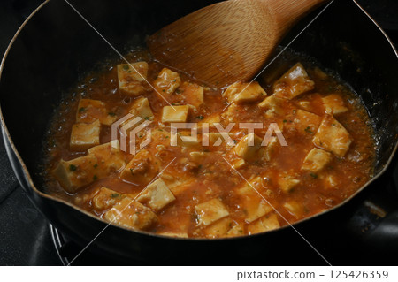 毛豆腐被煮熟 毛豆腐被煮熟 125426359