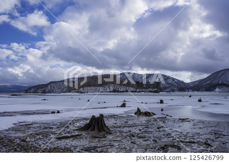 Frozen lake Frozen lake 125426799