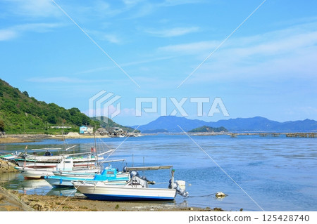 A tourist train runs along the coast of Setouchi A tourist train runs along the coast of Setouchi 125428740