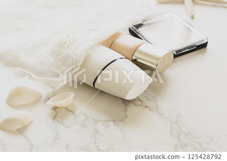 Sunscreen, UV protection, summer skin care Sunscreen, UV protection, summer skin care 125428792