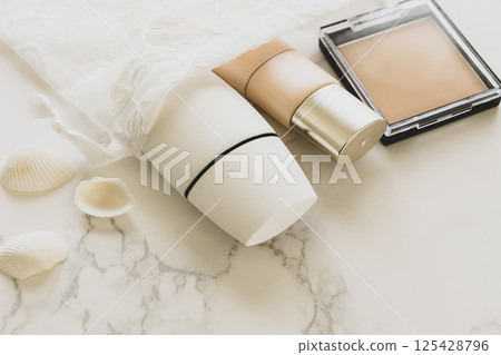 Sunscreen, UV protection, summer skin care 125428796