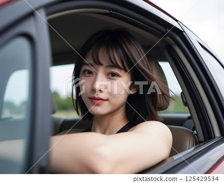 騎一輛車的一個少婦 125429534