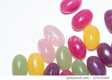 Colorful jelly beans and sweets background material Colorful jelly beans and sweets background material 125430494