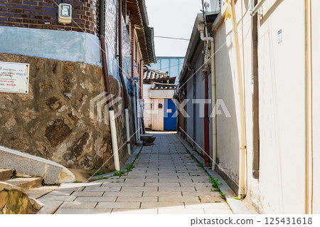 Seoul: The winding alleys of Samcheong-dong Seoul: The winding alleys of Samcheong-dong 125431618