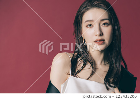 Cool beauty woman Cool beauty woman 125433200