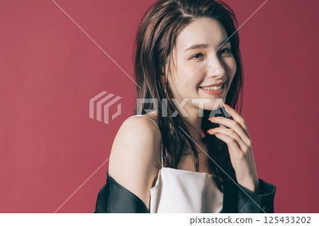 Cool beauty woman 125433202