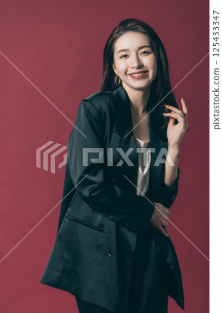 Cool fashion woman Cool fashion woman 125433347