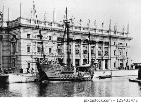 1893 Chicago World's Fair: Santa Maria 125433478