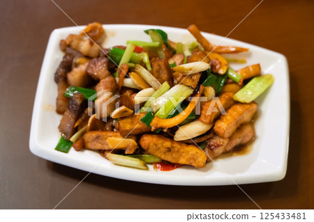 客家小炒 豆干 豆腐 魷魚 五花肉 豬肉 Hakka-style stir-fried 客家炒め 125433481
