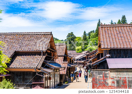 [Important Preservation District for Groups of Traditional Buildings] Fukiya: Golden Week Townscape 2, Nariwa-cho, Takahashi City, Okayama Prefecture 125434418