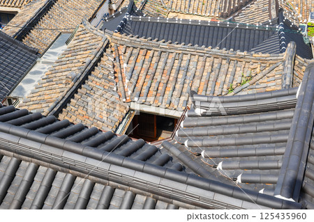 Seoul: Layered Korean roof tiles, Samcheong-dong Seoul: Layered Korean roof tiles, Samcheong-dong 125435960