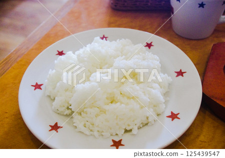 大型家庭餐廳的平價米:無限續杯 大型家庭餐廳的平價米:無限續杯 125439547