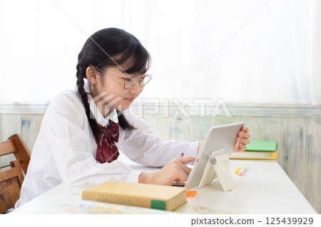 Online classes Online classes 125439929