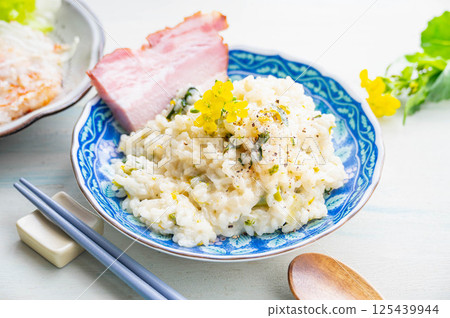 Rape blossom risotto Rape blossom risotto 125439944