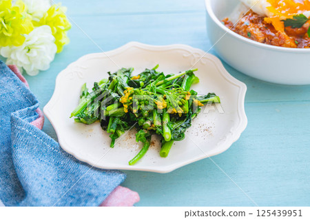 Sauteed rape blossoms Sauteed rape blossoms 125439951