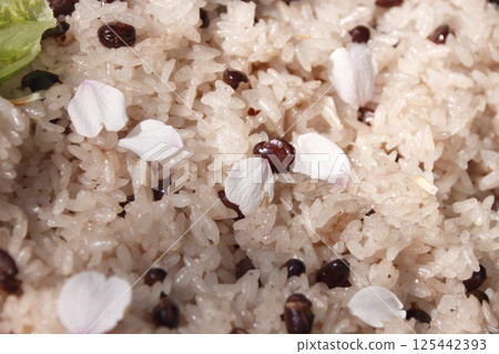 賞櫻時的紅米飯 125442393