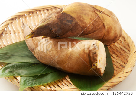 Raw bamboo shoots Raw bamboo shoots 125442756