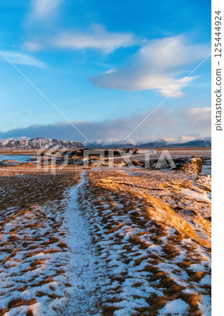 Golden hour along iceland's south coast Golden hour along iceland's south coast 125444924