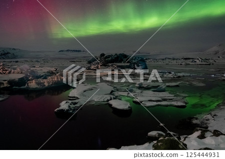 Aurora Borealis over Island 125444931