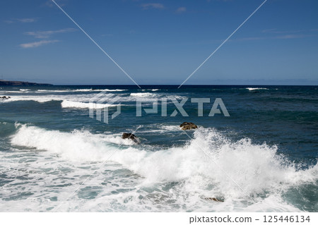 Waves of the Atlantic ocean, Gran Canaria, Spain 125446134
