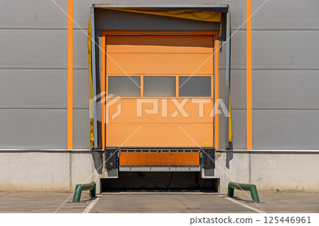 Loading Dock Warehouse Loading Dock Warehouse 125446961