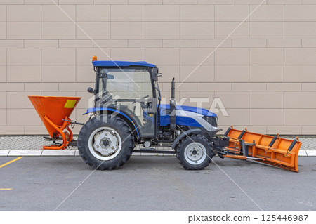 Snowplow Spreader Tractor Snowplow Spreader Tractor 125446987