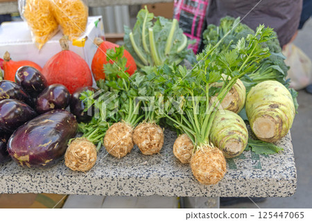 Celery Root Celeriac 125447065