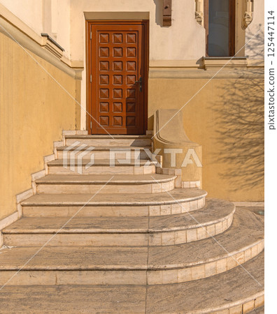 Round Stone Stairs Entrance Round Stone Stairs Entrance 125447114