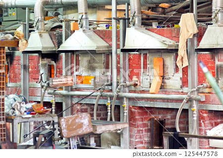 Murano factory 2 125447578