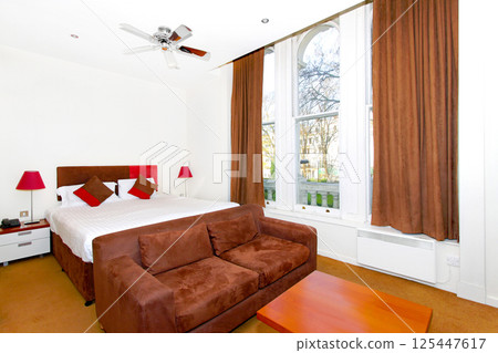 Sunny studio 125447617