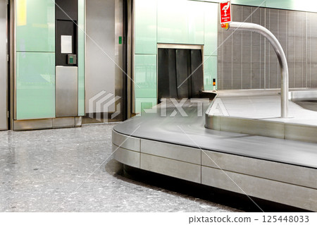 Luggage area Luggage area 125448033