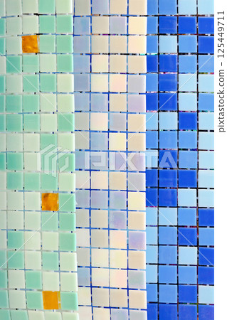 Swimming pool tiles 125449711