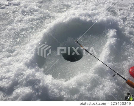 winter fishing 125450249