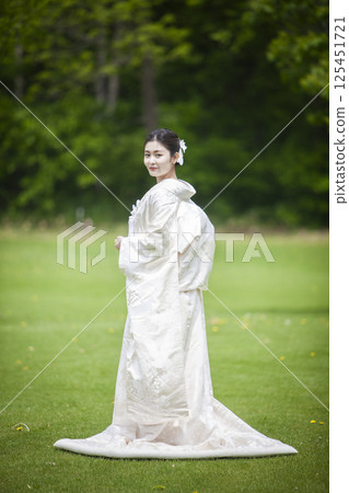 新娘一身純白 125451721
