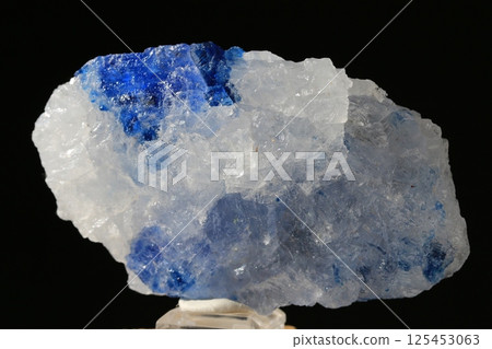 Blue rock salt 125453063