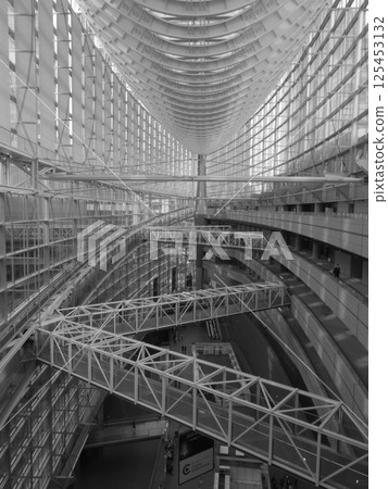 Zig-zag corridor Zig-zag corridor 125453132