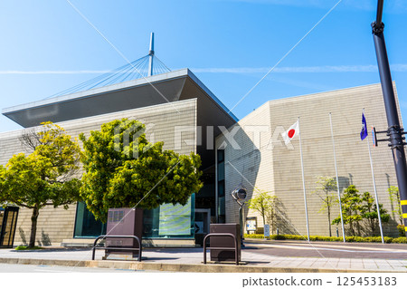 清爽的晴天和金澤市文化會館 |公共設施圖像 |活動空間 |石川縣金澤市 125453183